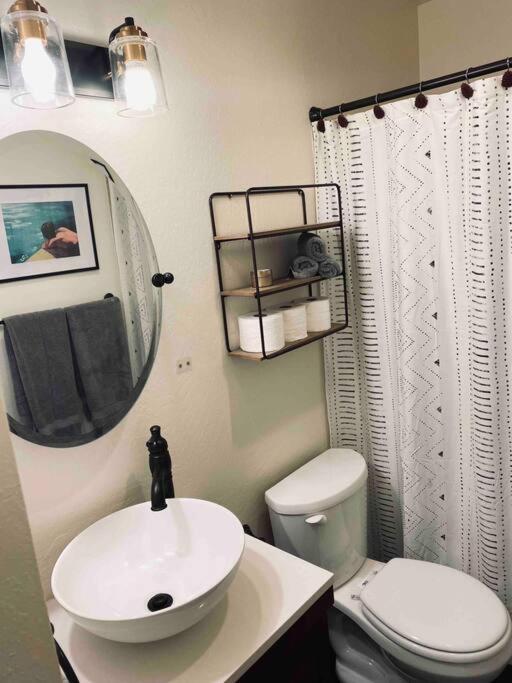 Apartment Cheerful 3-bedroom Townhouse With Private Lake