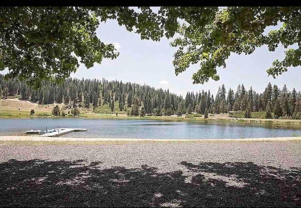 Apartment Cheerful 3-bedroom Townhouse With Private Lake Pinecrest