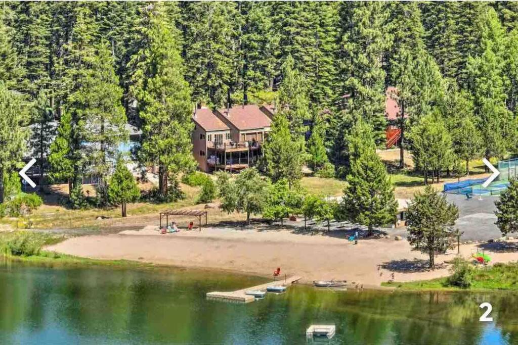 Apartment Cheerful 3-bedroom Townhouse With Private Lake Pinecrest