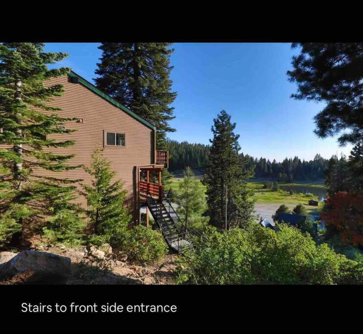 Apartment Cheerful 3-bedroom Townhouse With Private Lake